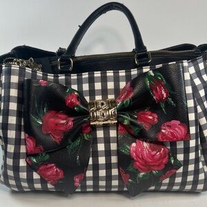 🚨 SOLD 🚨 Betsey Johnson Black and White Gingham Style Bow Purse